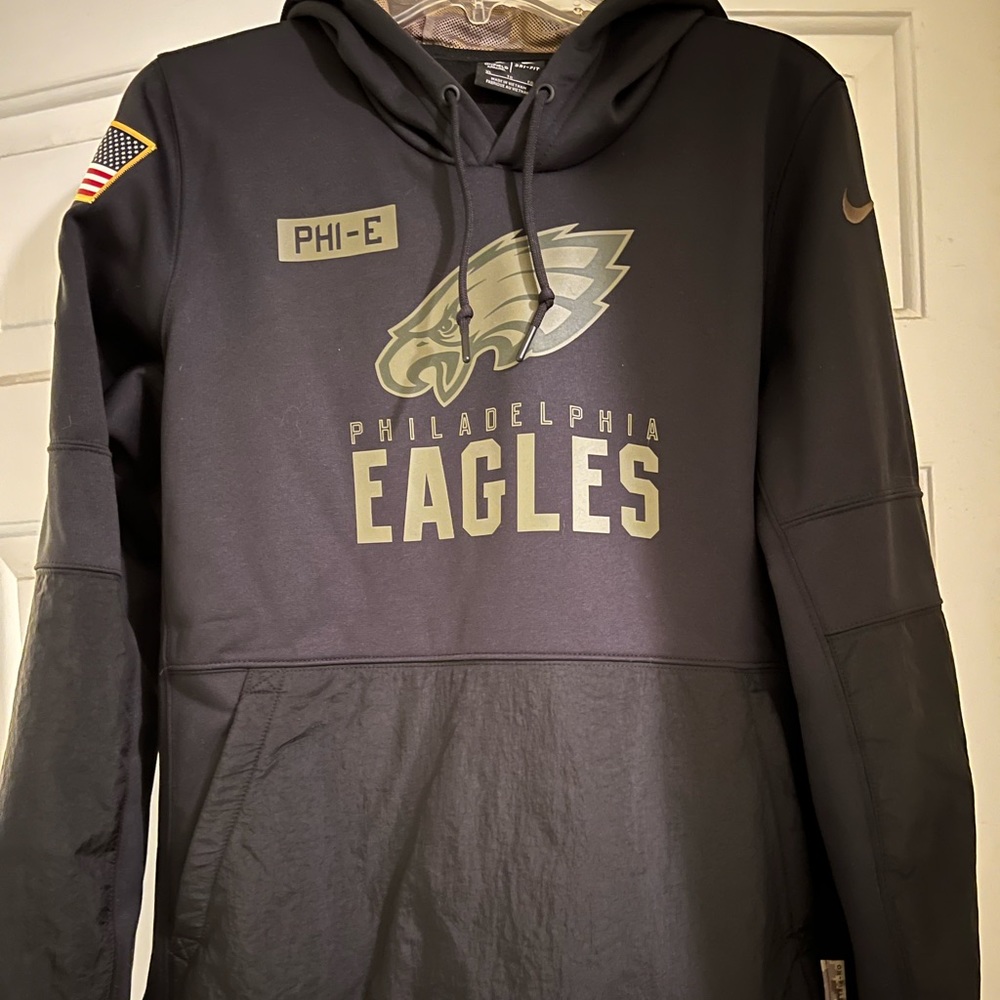 Women’s XL Philadelphia Eagles 2020 Military Appreciation Hoodie